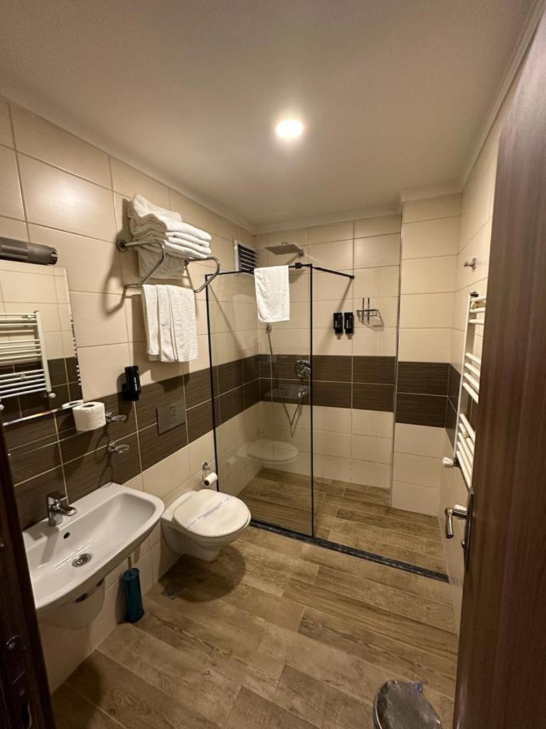 New Akcaabat Hotel מראה חיצוני תמונה