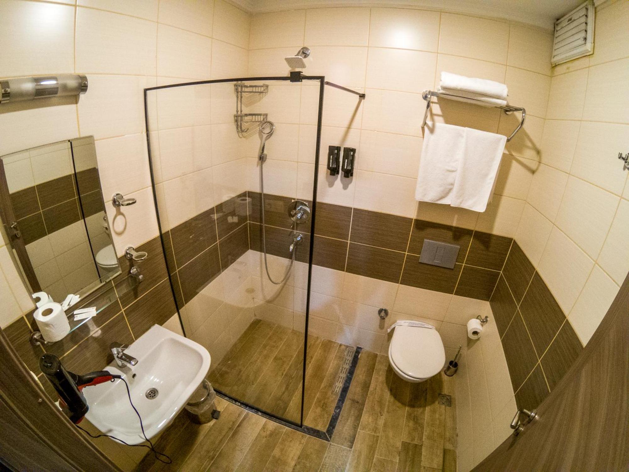New Akcaabat Hotel מראה חיצוני תמונה