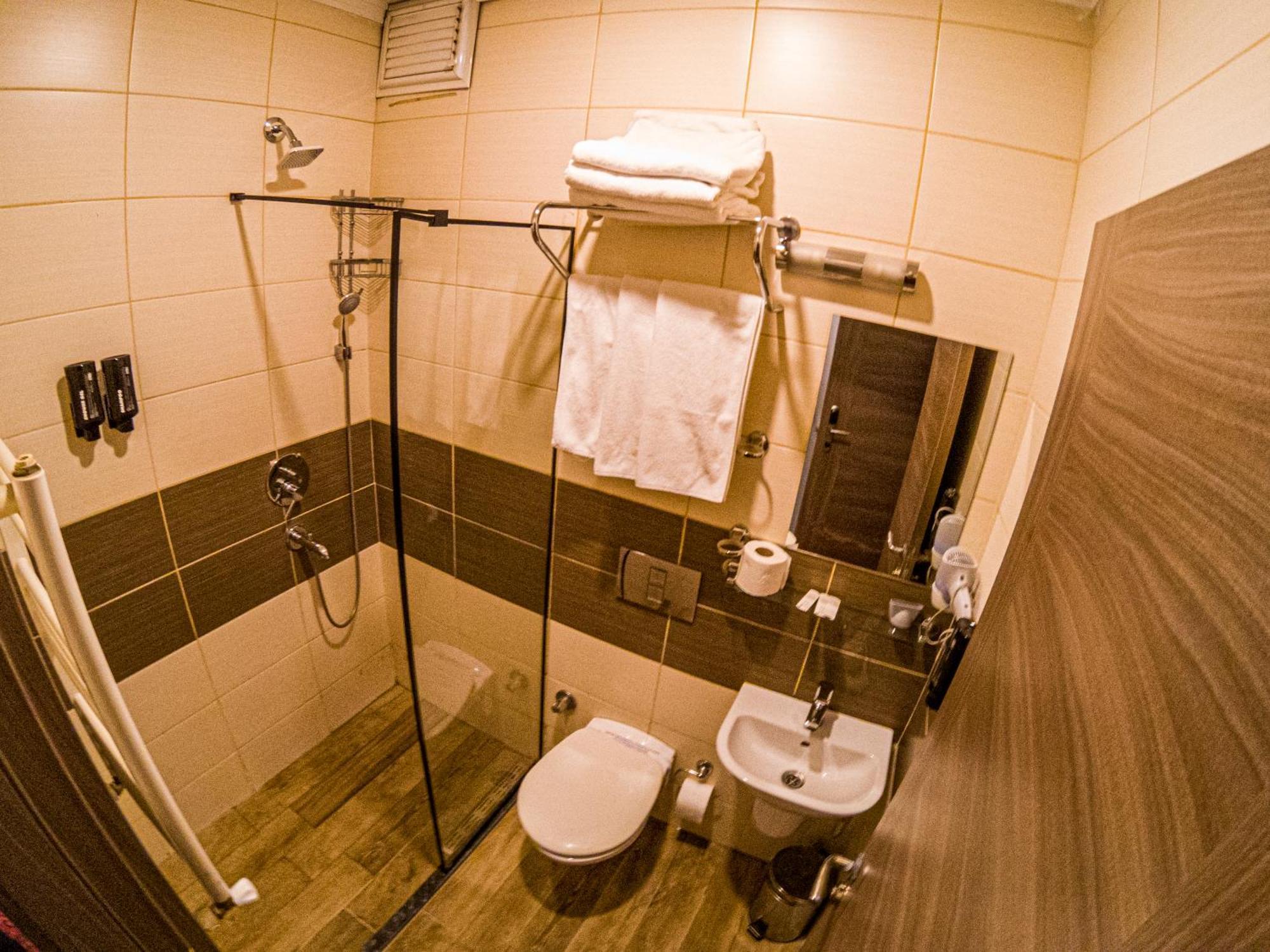 New Akcaabat Hotel מראה חיצוני תמונה
